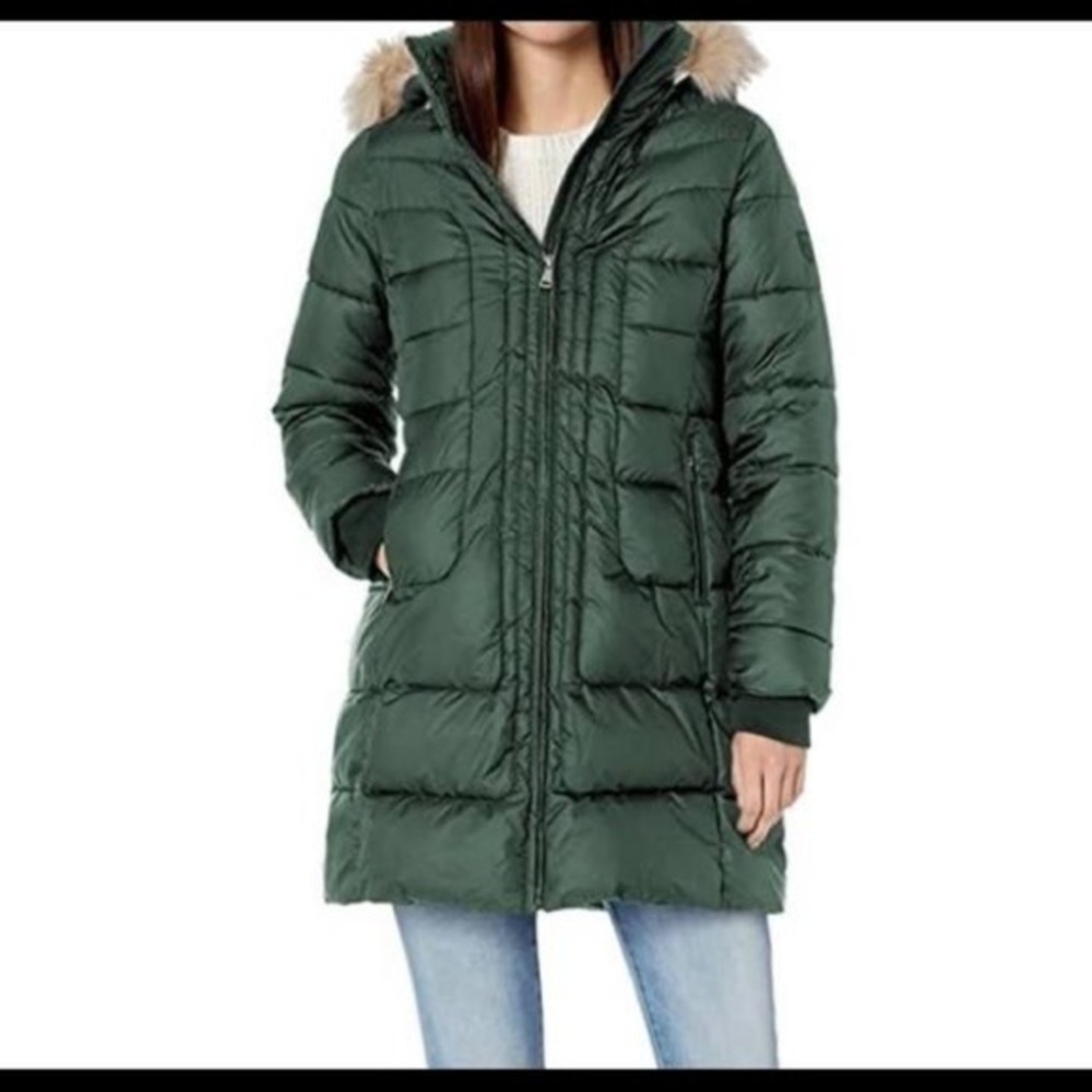 LARRY LEVINE Faux Fur Hood Lined Down Feather coat
